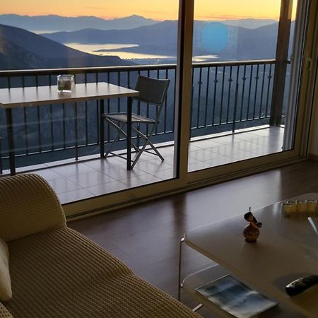 Apartamento Delphi Skyview Exterior foto