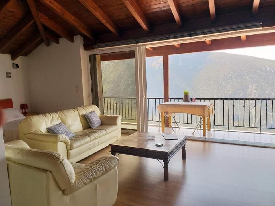 Apartamento Delphi Skyview Exterior foto