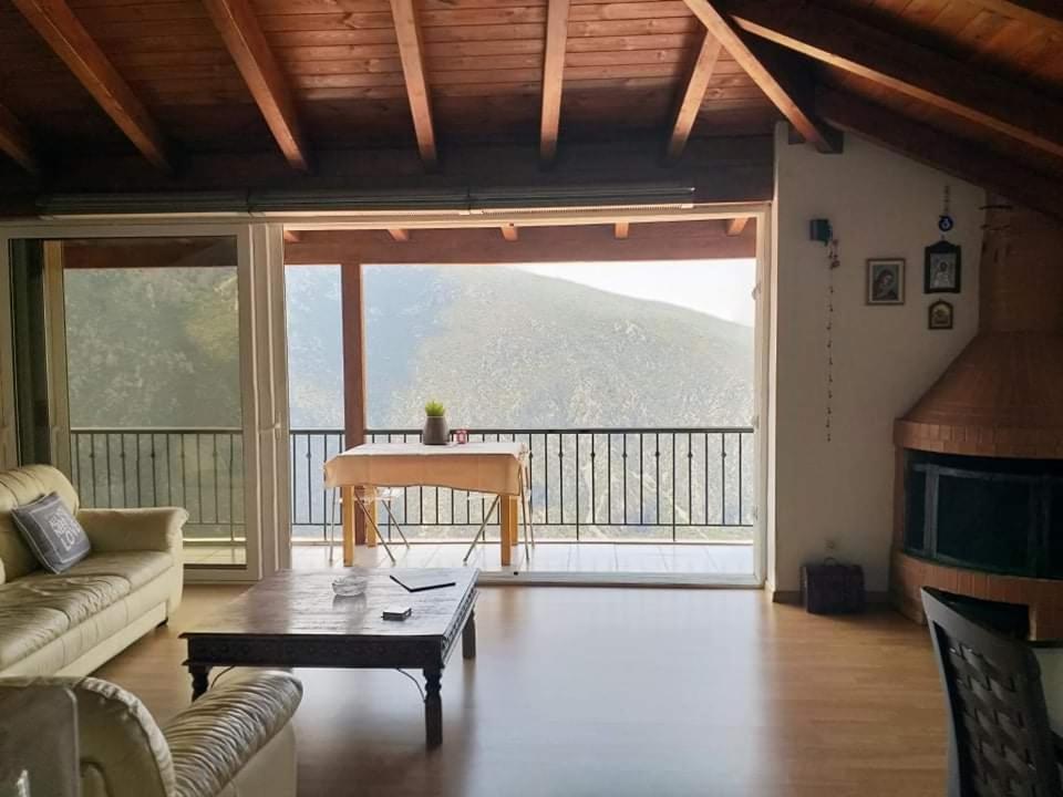 Apartamento Delphi Skyview Exterior foto